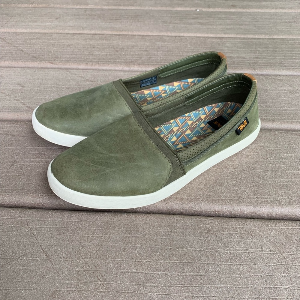 Teva Willow Slip On Shoe Womens Size 8 Green Leather Casual Everyday Comfort